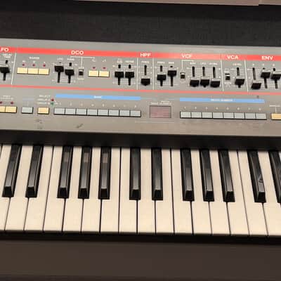 Roland Juno-106 61-Key Programmable Polyphonic Synthesizer 1984 - 1985 - Black image 2