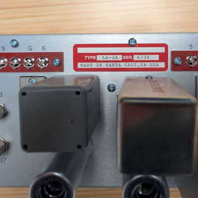 Universal Audio LA-2A Leveling Amplifier / Optical Compressor 2000 - Present - Gray image 9