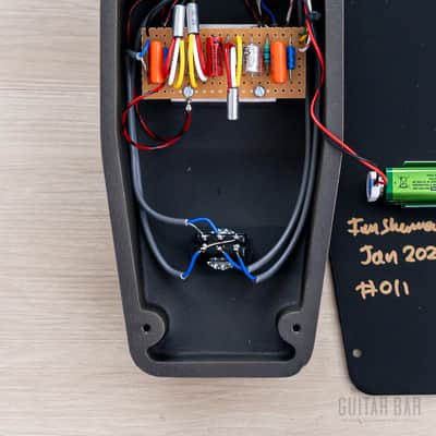 2025 Sola Sound La Suena Pro MKII Tone Bender Fuzz Nugget Gold, Mint w/ Box, Ian Sherwen image 9