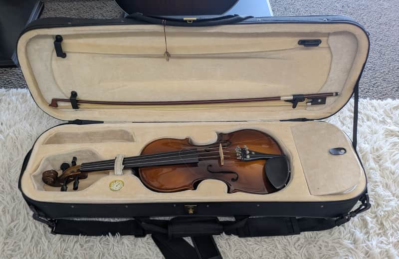Cecilio CVN-EAV 4/4 Full Size Violin Outfit Antique Finish Bow , Case & More image 1