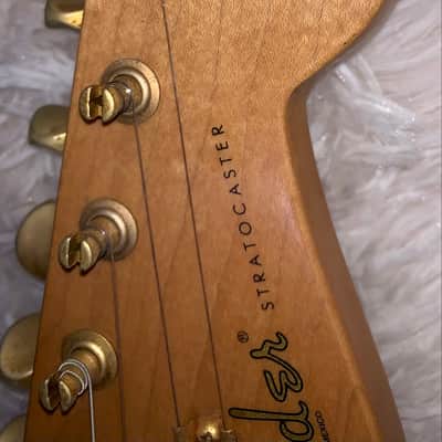 2000 Fender Deluxe player Stratocaster with Maple Fretboard electric guitar image 3