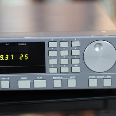 Studer D731 CD Player with famous Philips TDA1547 DAC7 image 10