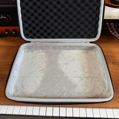 Akai MPK Mini MK2 + Official Decksaver + Hard Case + Original Box image 5