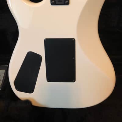 Kramer Baretta I 1989 White Signed by Jon Bon Jovi and Richie Sambora Time Capsule Mint image 3