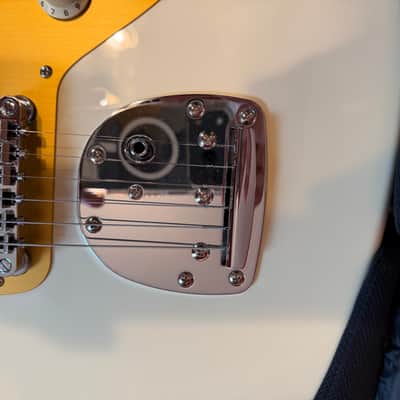 Squier J Mascis Jazzmaster with Laurel Fretboard 2018 - Present - Vintage White image 7