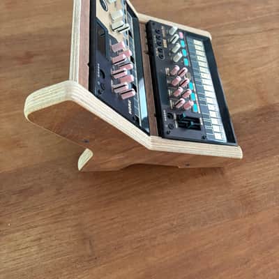 Korg Volca Fm & Volca Drum as a complete desktop setup 2023 - Wood image 4