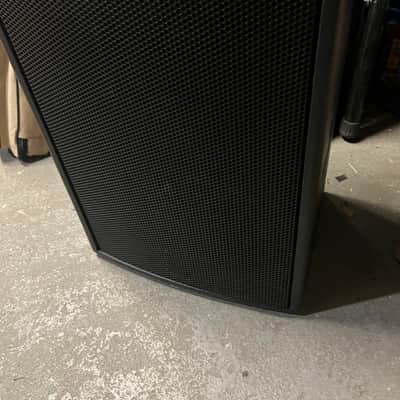 Electro-Voice SxA250 2-Way Full Range 15" Powered Speaker - Black image 1