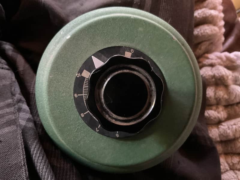 Unknown Round 2000’s - Green metal image 1