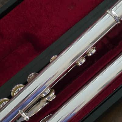Yamaha YFL-483 (500 series equivalent) Flute – SS Headjoint Open Hole, Inline G, C Foot SN 001680 image 9