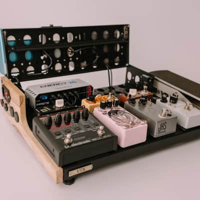 Pedalboard VTX 12x20 with Riser - Natural Teak - Hands Custom image 14