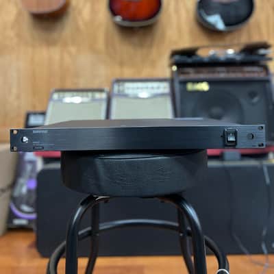 USED Shure UA845-SWB 5-Way Wideband UHF Antenna Splitter/Power Distribution System image 2