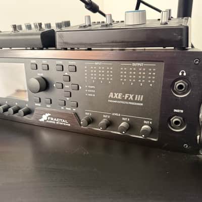 Fractal Audio Axe FX III with FC-12 Mark II Controller image 2