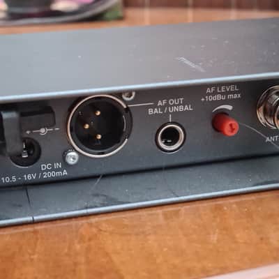Sennheiser Diversity Receiver EM 300+SK300 Transmitter image 19