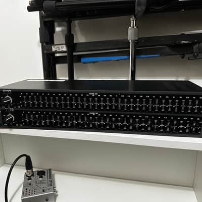 dbx 231 Dual Channel 31-Band EQ 2000s - Gray image 1