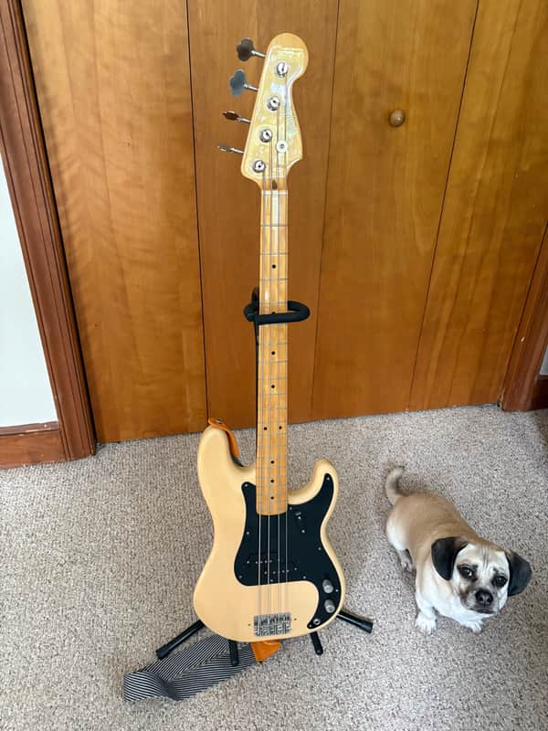 Fender '50s Precision Bass with Maple Fretboard image 1