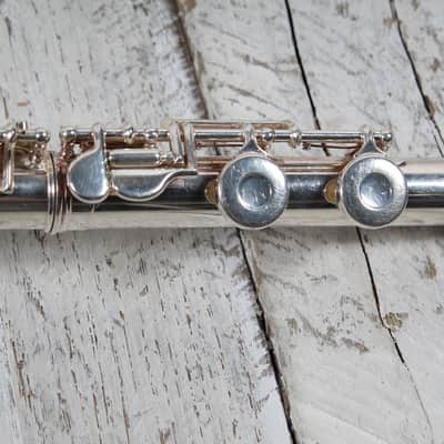 Gemeinhardt 2SP Silver Plated Student Flute Made in the USA with Hardshell Case image 10