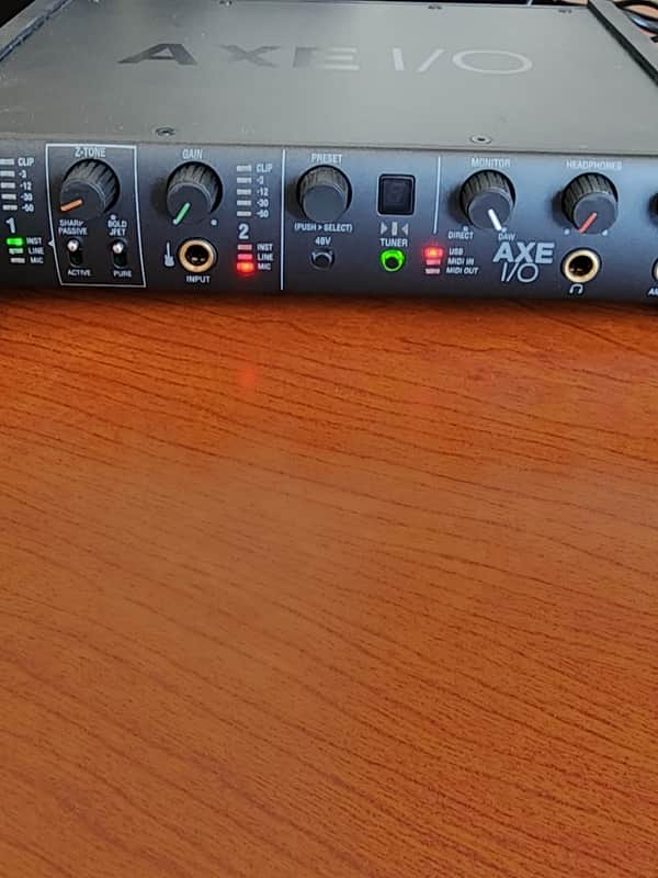 IK Multimedia AXE I/O USB Audio Interface 2019 - Present - Black image 1