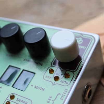 Electro-Harmonix Ravish Sitar Sitar Emulator image 2