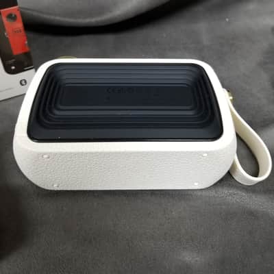 Positive Grid Spark GO Wireless Digital Modeling Guitar Practice Amp Pearl White image 3