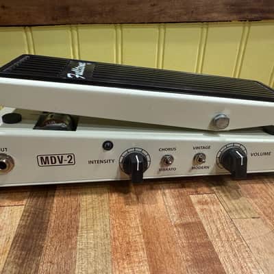 Fulltone Mini Deja Vibe MDV-2 White image 1