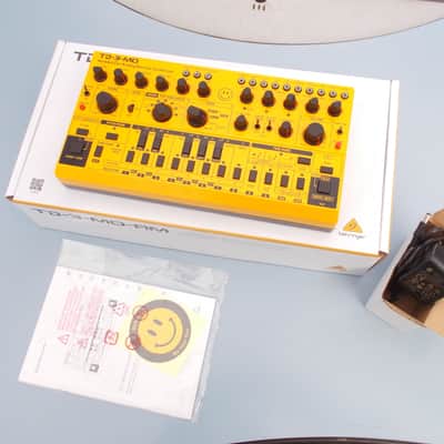 Behringer TD-3MO 2022 - Yellow near mint image 5