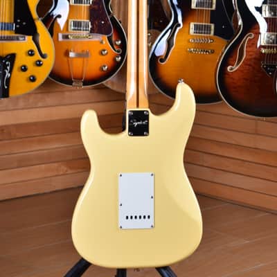 Squier (by Fender) Limited Edition FSR Classic Vibe '70s Stratocaster Maple Neck Vintage White image 9