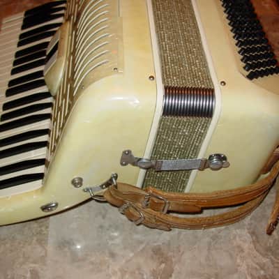 Century by Atlas Accordion image 2