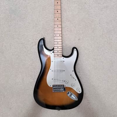 Squier Affinity Series Stratocaster with Maple Fretboard 2001 - 2021 - 2-Color Sunburst image 1