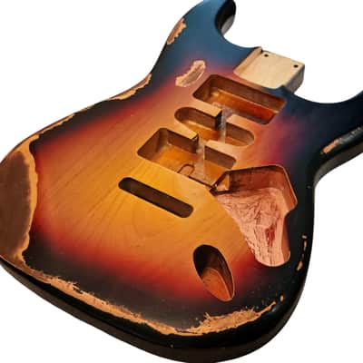 Relic NITRO three tone sunburst Gloss Alder Strat guitar body - 1.7kg image 4