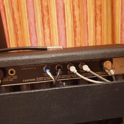 Fender Vibrolux Reverb 2-Channel 35-Watt 2x10" Guitar Combo 1980 - Silverface with volume boost image 11