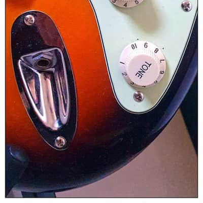 Squier By Fender FSR Affinity Series Stratocaster LRL 2022 - Honey Burst image 5