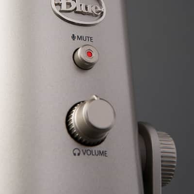 Blue Microphones Yeti USB Microphone (Silver) Creator's Bundle with Knox Gear Pop Filter image 9