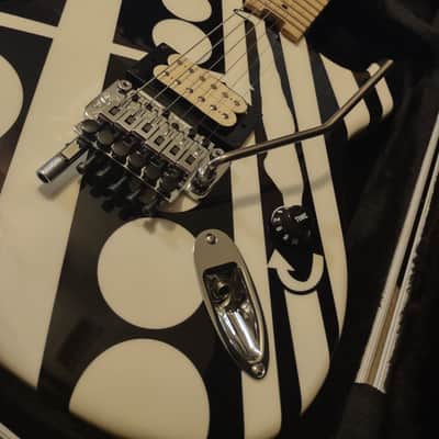 2014 EVH/Fender Striped Series "Circles/See Ya Later" 1st Run Eddie Van Halen UNCHAINED Gloss Finish- w/Gator Case image 5