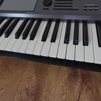 KORG KRONOS 61 black First Generation 2011 Workstation Synthesizer fast ship from japan image 6