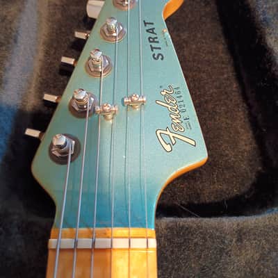 Fender The Strat with Maple Fretboard 1980 - 1983 - Lake Placid Blue image 5