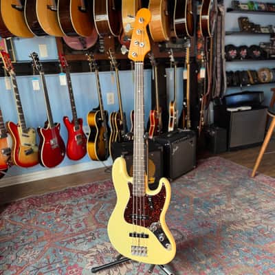 1998 Fender American Vintage Reissue '62 Jazz Bass AVRI Olympic White 100% Clean & Stock image 4
