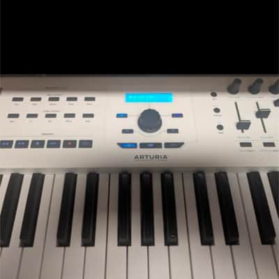 Arturia KeyLab 61 MkII MIDI Controller image 4