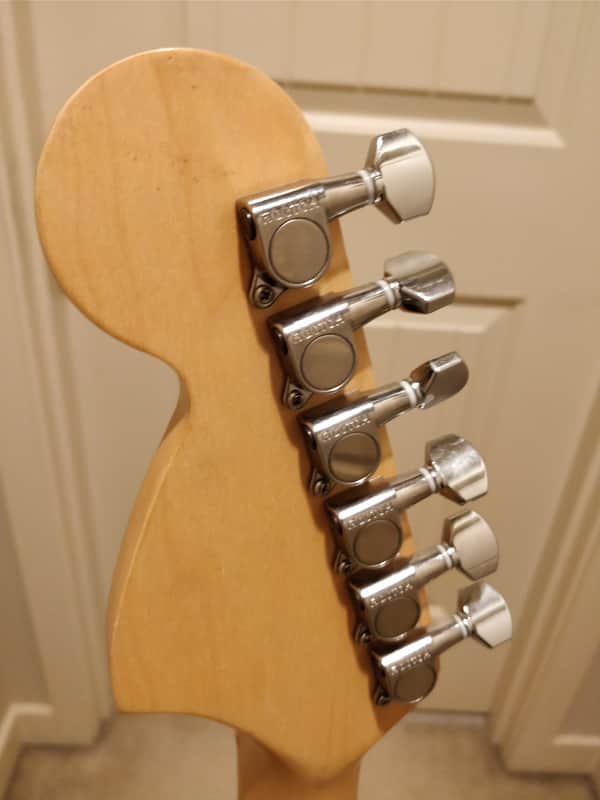 Warmoth Jazzmaster Body Black Red Seymour Duncan Phat Cat P90