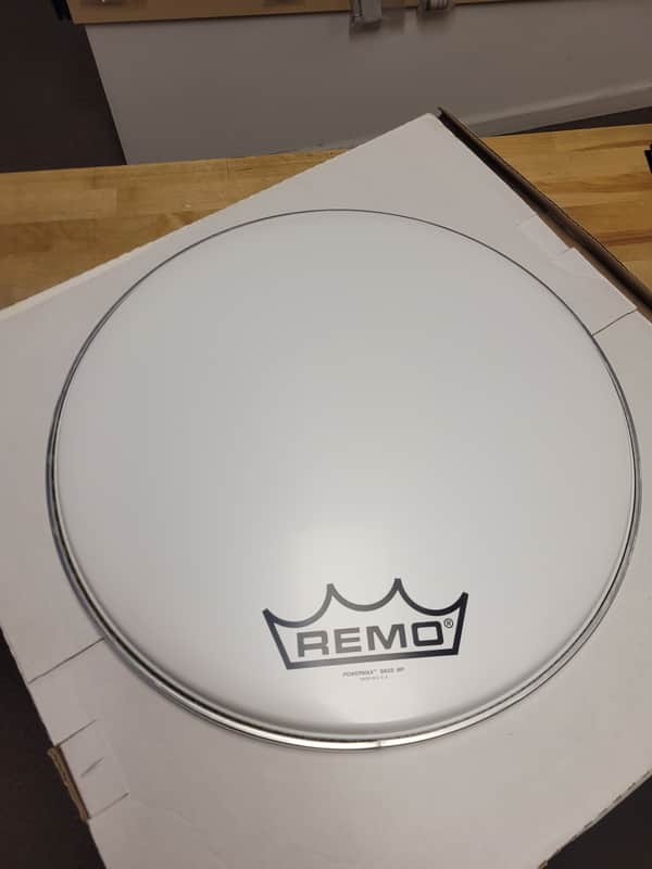 18" Remo Powermax Ultra White Bass Drumhead MP image 1