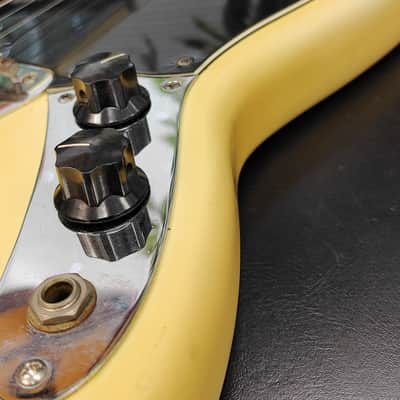 Fender Musicmaster Vintage Electric Guitar with Rosewood Fretboard 1976 - Olympic White image 25