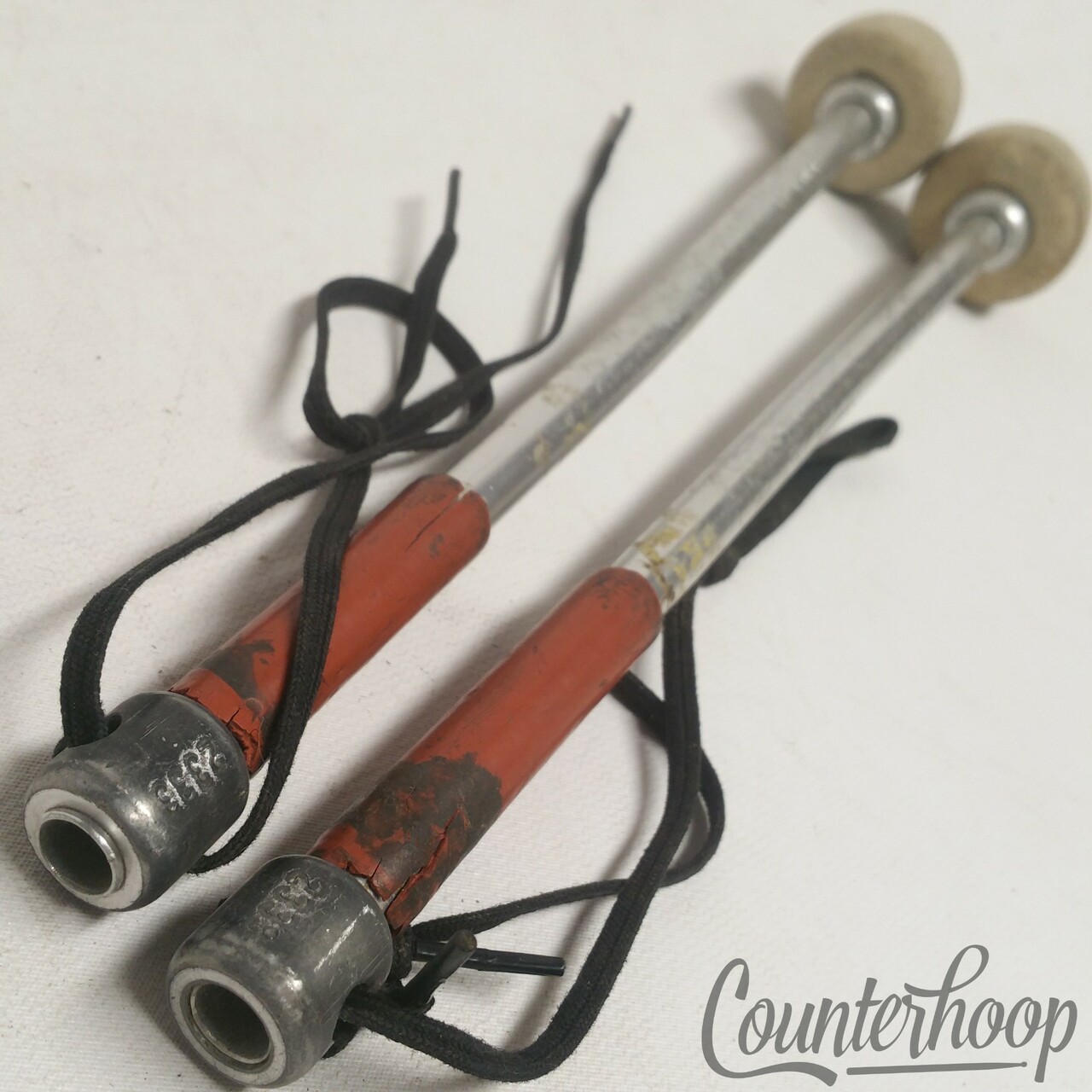 Ludwig 2x 2333 Bass Drum Mallets Vintage60s Marching Aluminum Stick Pair w/Thong — main photograph