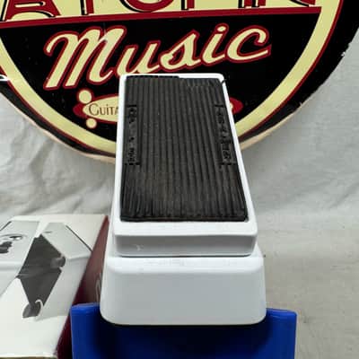 Dunlop CBM105Q Cry Baby crybaby Bass Mini Wah Pedal with Box image 3