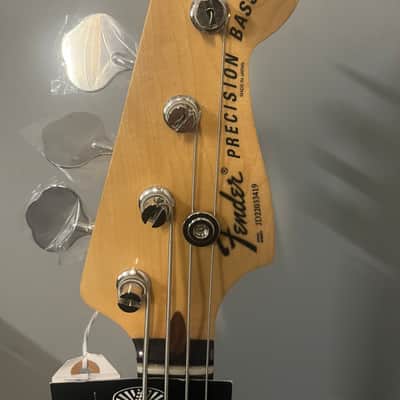 Fender MIJ International Color Precision Bass 2022 - Polyurethane image 2