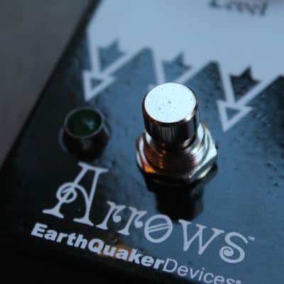 EarthQuaker Devices Arrows Preamp Booster V2 2017 - Present - Green Sparkle / White Print image 5
