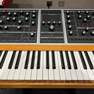 Moog One 16-Voice 61-Key Polyphonic Analog Synthesizer 2018 - Present - Black/Ash image 3