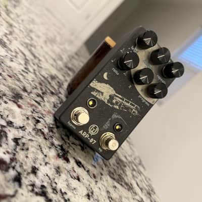 Walrus Audio ARP-87 Multi Function Delay Limited Edition - Luna Series 2020 - Black / Yellow Rocket image 5