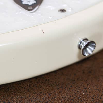 Godin Radiator 2000 | White Pearloid image 7