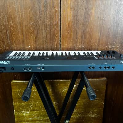 Yamaha MX49 Synth/Controller w/ power supply image 7