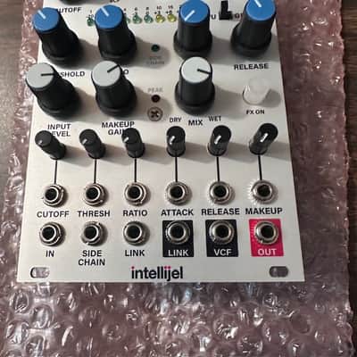 MINT Intellijel Jellysquasher Analog Compressor / Tone Shaper / Filter Eurorack SVF image 9