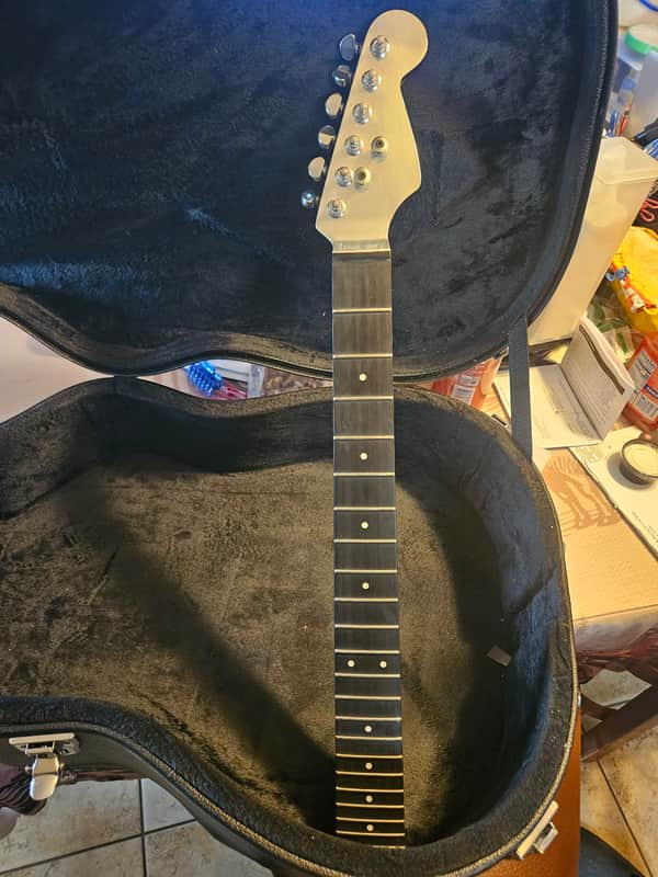 Moses Graphite Neck image 1